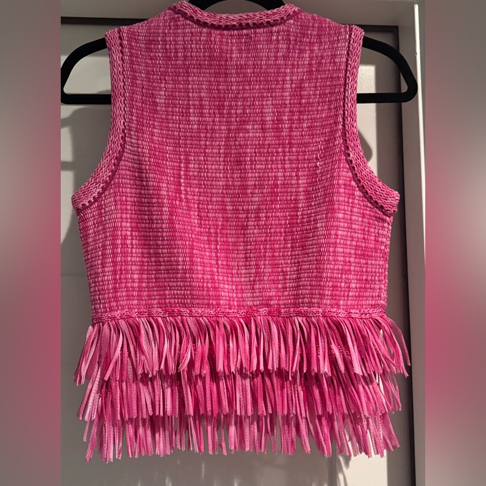 Club Monaco Bright Pink Sleeveless Fringe Knit Crop Top - Picture 2 of 3